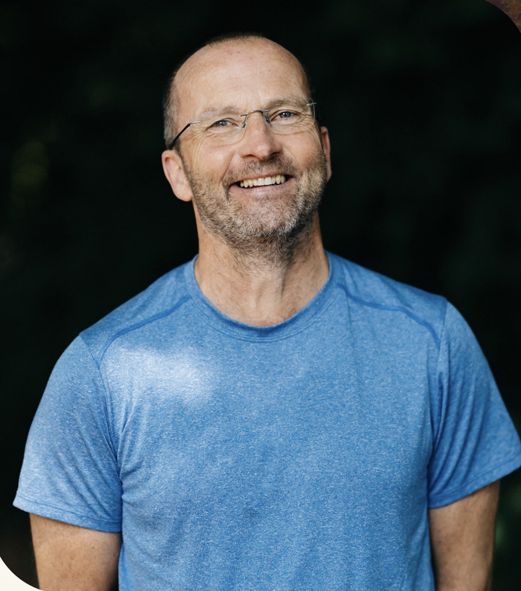 Portret van Frank in een blauw shirt